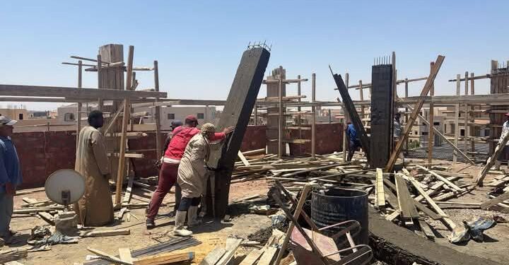 إزالة عدة مخالفات بناء وغلق محال مخالفة بمدينتي بدر والشروق بالتعاون مع الشرطةاحية