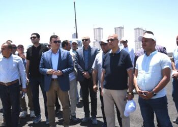 وزير الإسكان يتفقد كوبرى C19 والمدينة التراثية والمنطقة الشاطئية بمدينة العلمين الجديدة