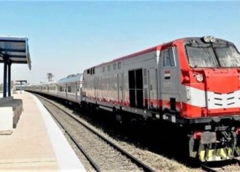 السكة الحديد: تنسيق مع بوزارة الداخلية بشأن قيام شخص بإقتلاع لمبة إنارة من أحد القطارات الروسية الجديدة