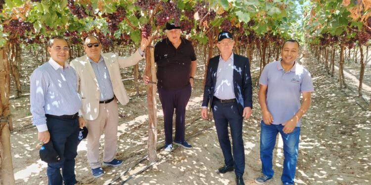 Image processed by CodeCarvings Piczard ### FREE Community Edition ### on 2025-06-20 15:29:23Z | | jwynz^êM وزير الزراعة الصربي يزور بعض التجارب والمشروعات الزراعية المتميزة