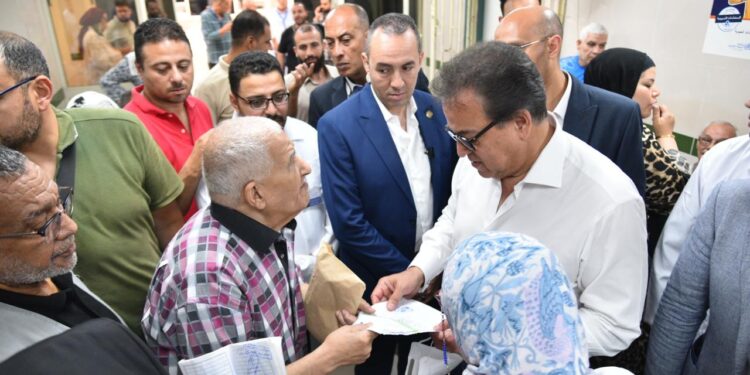 وزير الصحة يتفقد مستشفى مدينة نصر للتأمين الصحي ويوجه بزيادة القوى البشرية والإسراع من إجراءات رفع الكفاءة والتطوير