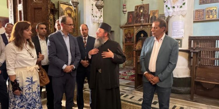 رئيس وزراء صربيا يزور دير سانت كاترين بجنوب سيناء