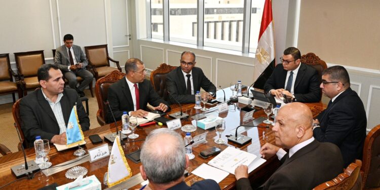 وزير الإسكان يتابع موقف منظومة الصرف الصحي بمدن شرق القاهرة والمستهدف تنفيذه حتى 2030