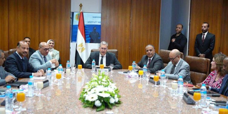 وزير البترول والثروة المعدنية يبحث مع قيادات وكوادر “جابكو” جهود وتحديات زيادة الإنتاج من خليج السويس