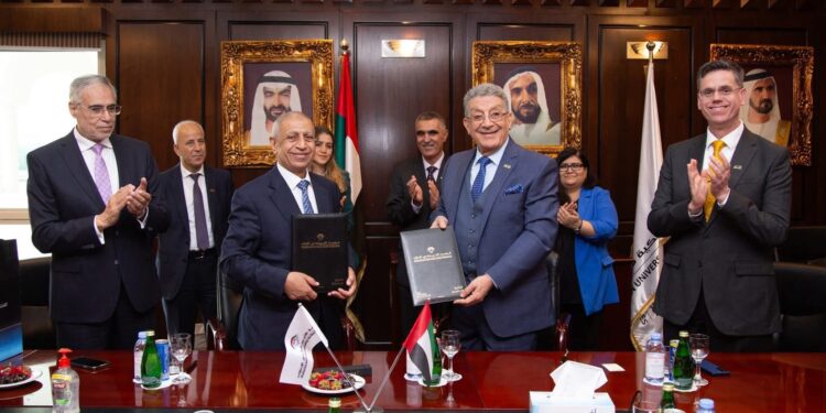 الأكاديمية العربية توقع اتفاقية تعاون مشترك مع الجامعة الأمريكية بالإمارات
