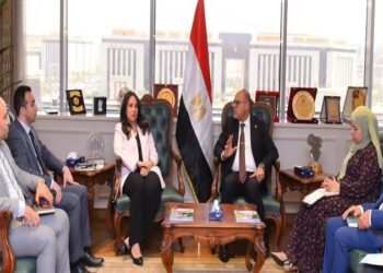 وزير العمل يستعرض مع وفد “إبدأ لتنمية المشروعات” ما تم إنجازه في تطوير 5 مراكز تدريب مهني بالمحافظات