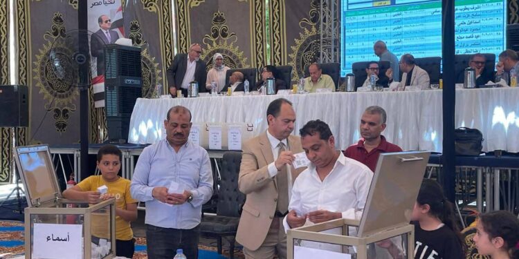 وزير الإسكان: تخصيص 300 قطعة أرض للمواطنين الذين تم توفيق أوضاعهم بالرابية بمدينة الشروق