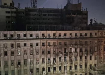 بعد جهود سريعة من الحماية المدنية.. السيطرة على تجدد حريق سنترال رمسيس