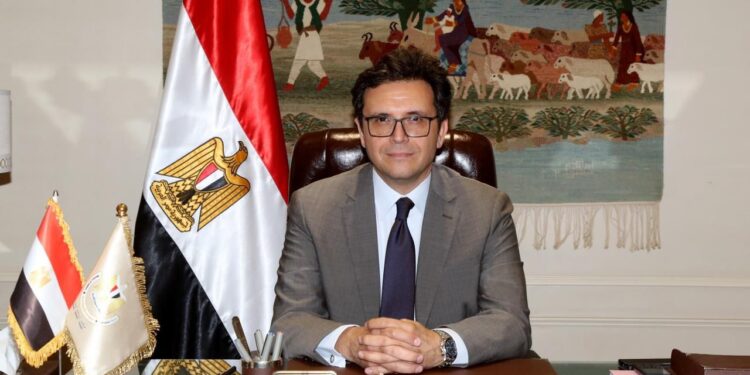 وزير الثقافة يعلن إطلاق الخطة القومية لإحياء صناعة السينما وتحويل الأصول المعطّلة إلى منصات إنتاج حديثة