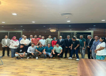 وزير الخارجية والهجرة يلتقي أعضاء الجالية المصرية في غينيا الاستوائية