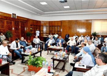 وزير الإسكان يعقد اجتماعًا بمقر جهاز “مدينة 6 أكتوبر ” لمتابعة سير العمل بمدن أكتوبر والشيخ زايد