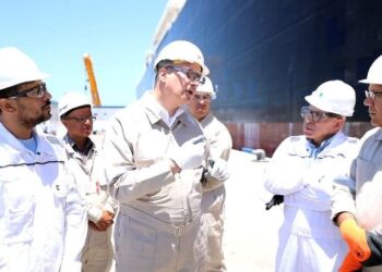 وزير البترول يقوم بزيارة ميدانية لميناء الدخيلة بالإسكندرية لتفقد إتمام أعمال التجهيزات النهائية بوحدة التغييز العائمة “إنيرجيوس باور”