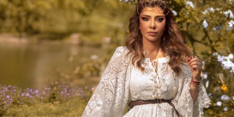 بإطلالة فرعونية.. أصالة تشوق جمهورها لألبوم ضربية البعد