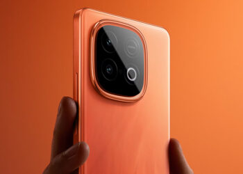 بشاشة 2K وبطارية بسعة 7000mAh.. إطلاق هاتف iQOO Z10