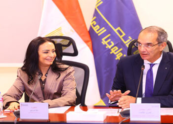 وزيرا الاتصالات والتضامن يوجهان بصرف مليون و100 ألف جنيه لأسرة كل ضحية بحريق سنترال رمسيس