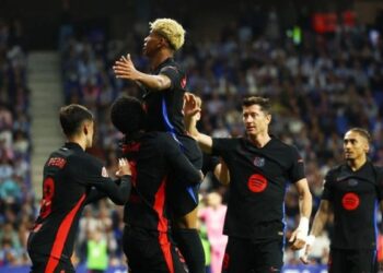 برشلونة يواجه فيسيل كوبي الياباني فى أولى تجاربه الودية للموسم الجديد