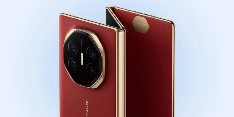 هاتف ثلاثيي الطي من تكنو يقهر هواوي وسامسونج