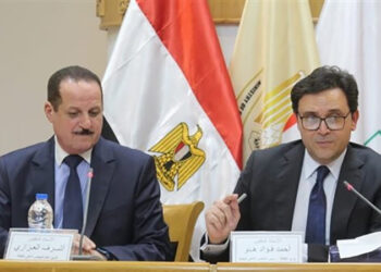 وزير الثقافة يجتمع بمقرري لجان المجلس الأعلى ويؤكد: آلية جديدة تعيد للمجلس دوره كعقل مفكر للوزارة