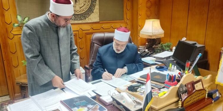 وكيل الأزهر يعتمد نتيجة اختبارات رواق الخط العربي والزخرفة بالمحافظات