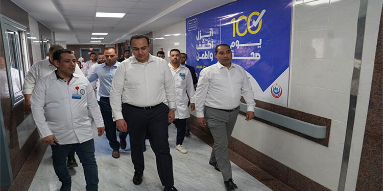 رئيس الرعاية الصحية يواصل جولاته المفاجئة بعدد من منشآت هيئة الرعاية الصحية بإقليم القناة