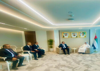 وزير البترول يعقد اجتماعًا مع وزير الطاقة والبنية التحية الإماراتي بإمارة ابوظبي