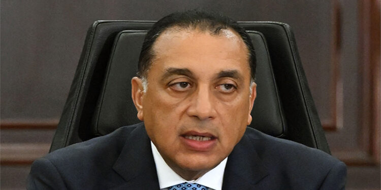 رئيس الوزراء يستعرض نماذج استجابات منظومة الشكاوى الحكومية لعدد من الحالات في قطاعات مختلفة