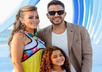 حماقي يخطف الأنظار مع ابنته في أحدث ظهور