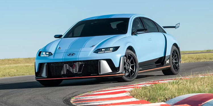 هيونداي تقدم ايونك 6 طراز N بقدرات كهربائية