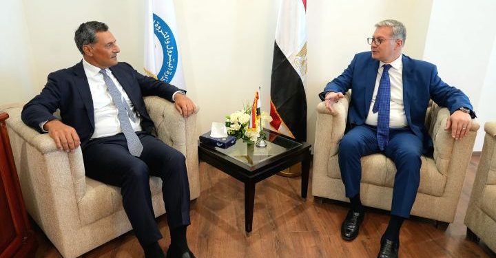 جلسة مباحثات بين وزير البترول والثروة المعدنية ورئيس “إنرجين” لبحث تعزيز التعاون في مجالات الغاز والتقاط الكربون