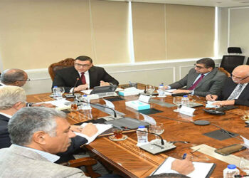 وزير الإسكان يتابع موقف عددٍ من مشروعات مرافق مياه الشرب والصرف الصحي