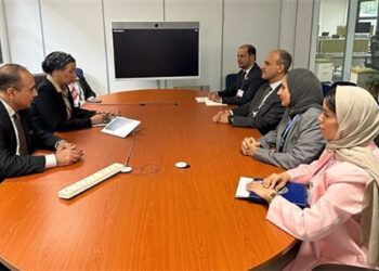 وزيرة البيئة تعقد لقاءً ثنائيًا مع نظيرها العماني لبحث التعاون الثنائي بين البلدين