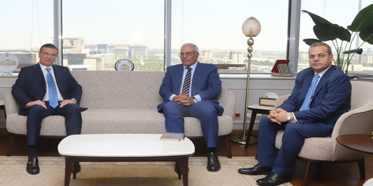 وزير الزراعة يستقبل السفير المصري الجديد في رومانيا ومولدوفا لبحث تعزيز التعاون الزراعي