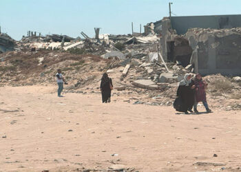 17 شهيدا بينهم 10 أطفال جراء قصف منطقة نقطة توزيع مكملات غذائية في دير البلح