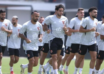 الأهلي يخطط لتعديل عقود ثلاثي الفريق