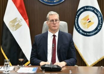 تعويضات عاجلة لأسر ضحايا ومصابي حادث “أدمارين 12”.. ووزارة البترول تتابع التنفيذ