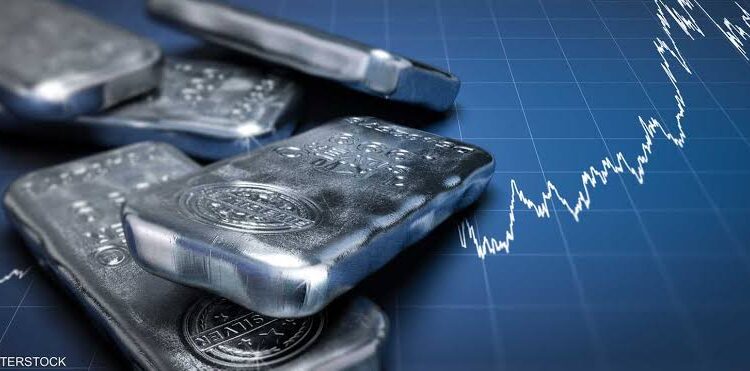 الفضة تواصل صعودها محليًا وعالميًا.. أعلى مستوياتها منذ 14 عامًا وسط طلب صناعي واستثماري متزايد