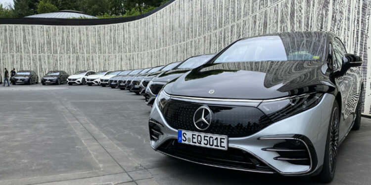 انخفاض أسعار سيارات مرسيدس الكهربائية عالميًا