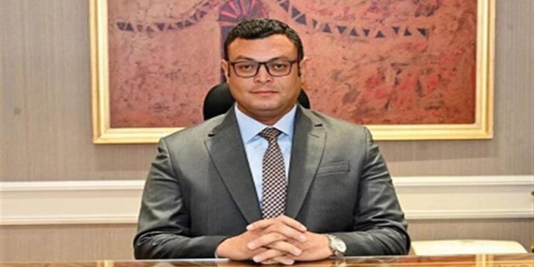 وزير الإسكان يُصدر 24 قراراً لإزالة مخالفات بناء بمدينتي السادات ودمياط الجديدة