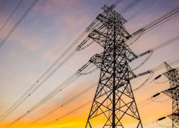 الكهرباء تستوعب أحمالًا بلغت 39400 ميجاوات بزيادة 1400 ميجاوات عن أقصى حمل العام الماضي