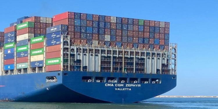 قناة السويس تشهد عبور سفينة الحاويات CMA CGM ZEPHYR ضمن قافلة الجنوب
