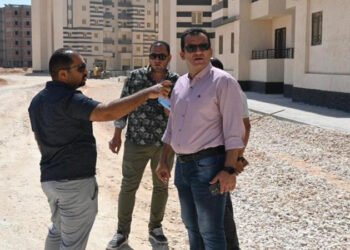 وزير الإسكان يتابع موقف تنفيذ الآلاف من وحدات “سكن لكل المصريين” بعددٍ من المدن الجديدة
