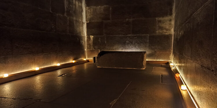 تحديث نظام الإضاءة الداخلية لأهرامات الجيزة