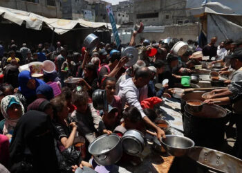 مجلس الوزراء الإسرائيلى يوافق على توزيع المساعدات الإنسانية فى غزة