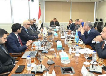 وزير الإسكان يعقد اجتماعًا لمتابعة أخر المستجدات بشأن تدشين منصتين لتنظيم السوق العقارية