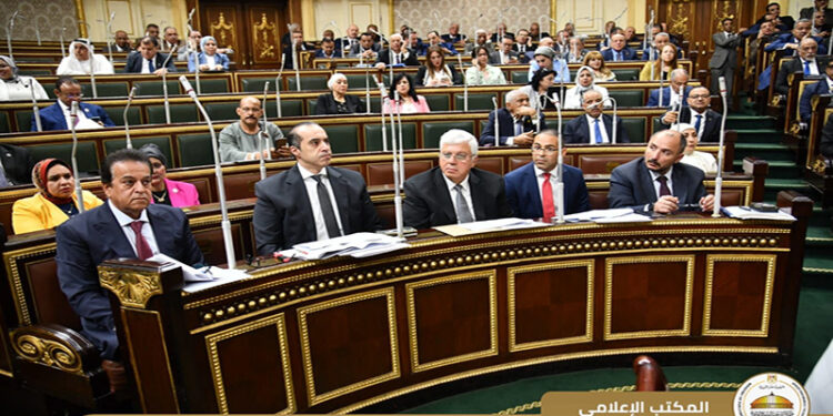 وزير الشئون النيابية يحضر جلسة مجلس النواب بشأن مشروع قانون تعديل بعض أحكام قانون تنظيم شئون أعضاء المهن الطبية