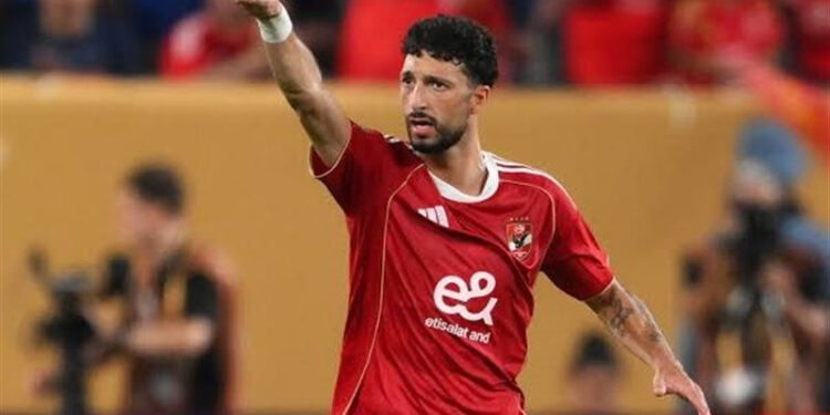 وسام أبو علي يتدرب منفرداً فى الأهلي