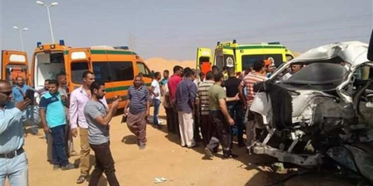 اصطدام سيارة نقل بأتوبيس شركة دهانات على الطريق الدائري الاقليمي بنطاق الشرقية