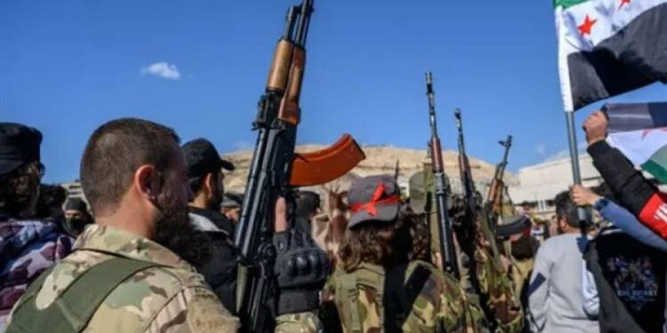 اشتباكات بين فصائل درزية وعشائر البدو في محافظة السويداء على 3 محاور