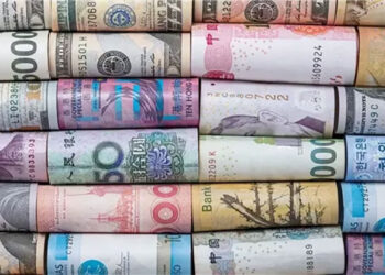 أسعار العملات في مصر اليوم الخميس