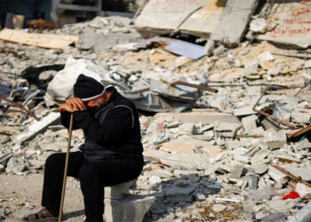 متحدث “الصحة الفلسطينية”: 17 شهيدًا بمجزرة في دير البلح والوضع الصحي كارثي